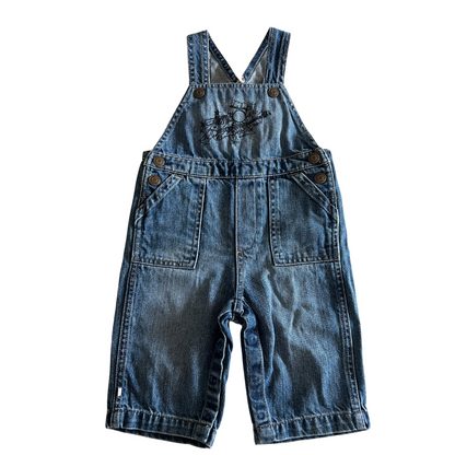 Macacão jeans para bebê Gap