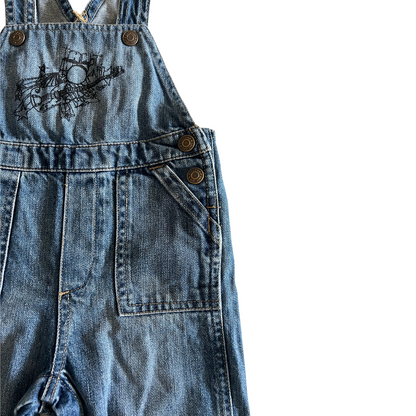 Macacão jeans para bebê Gap